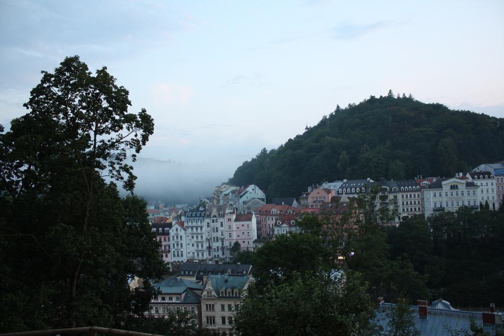Apartments Vera Karlovy Vary Bagian luar foto