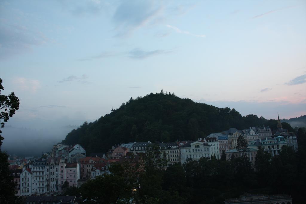 Apartments Vera Karlovy Vary Bagian luar foto